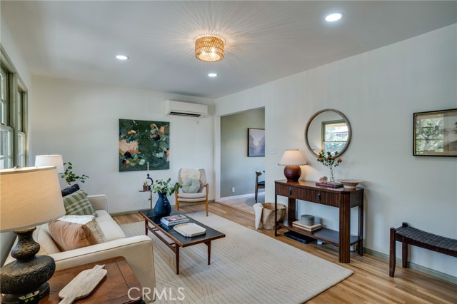 Detail Gallery Image 8 of 50 For 1901 Phillips Way, Los Angeles,  CA 90042 - 2 Beds | 1 Baths