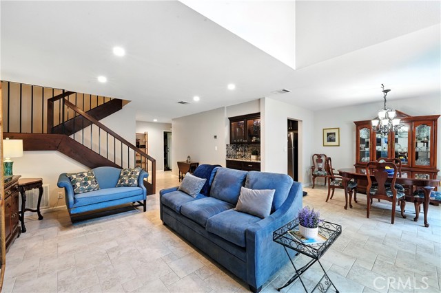 18221 Andrea N Circle, Northridge CA: https://media.crmls.org/medias/fe141c4b-573a-4f97-8496-871d0352eb0e.jpg