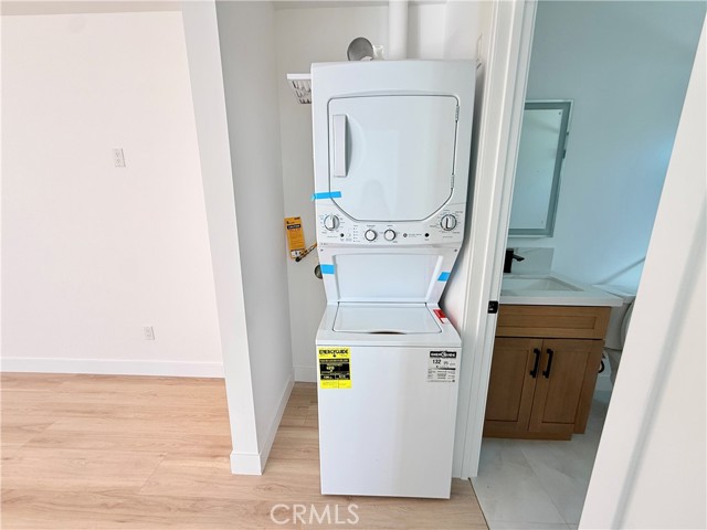 Detail Gallery Image 5 of 9 For 17436 Horace St, Granada Hills,  CA 91344 - 1 Beds | 1 Baths