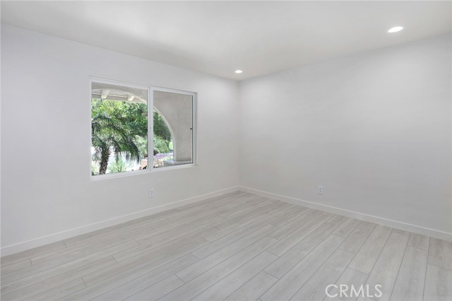 Detail Gallery Image 15 of 20 For 5047 Orrville Ave, Woodland Hills,  CA 91367 - 4 Beds | 2/1 Baths
