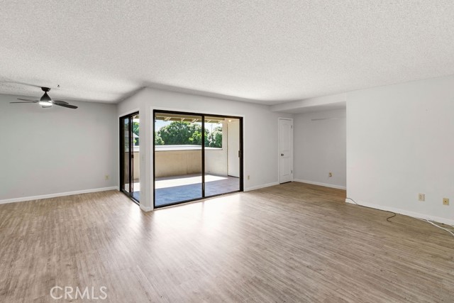 Detail Gallery Image 7 of 25 For 8633 Portola Ct 17e,  Huntington Beach,  CA 92646 - 2 Beds | 2 Baths