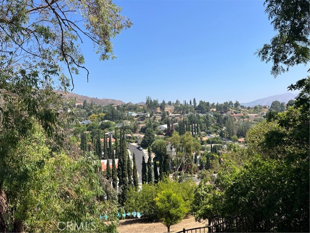17547 Rushing Drive, Granada Hills CA: https://media.crmls.org/medias/fe14fdfe-8940-44fa-8421-dcf1dc6cffb6.jpg