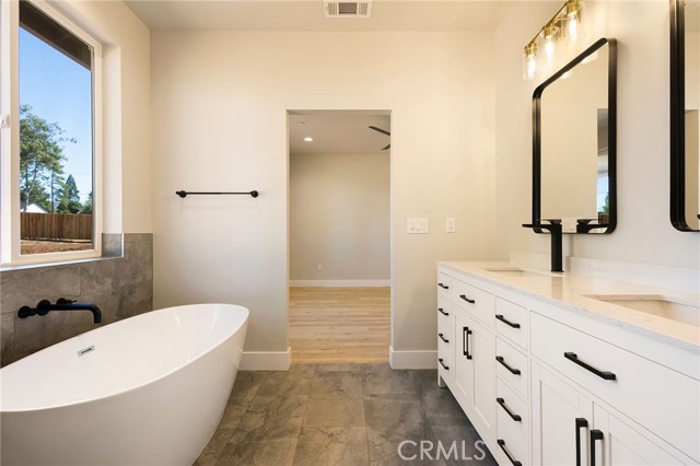 Detail Gallery Image 13 of 26 For 1871 Lillian Ave, Paradise,  CA 95969 - 3 Beds | 2 Baths