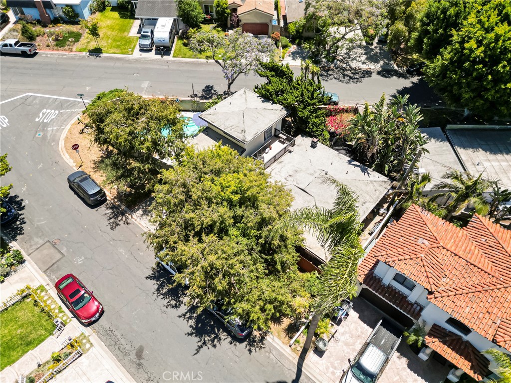 https://media.crmls.org/medias/fe165895-b292-40e8-a6d6-180a4003d39b.jpg?preset=X-Large