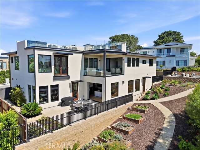 Detail Gallery Image 69 of 72 For 5108 Gordon Ln, San Diego,  CA 92109 - 4 Beds | 5/1 Baths