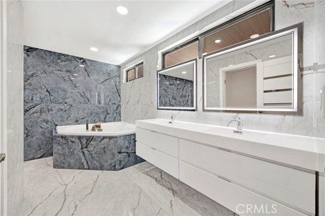 20101 Greenbriar Drive, Tarzana CA: https://media.crmls.org/medias/fe169e4b-8bab-44da-b128-ca54bb63eb5a.jpg