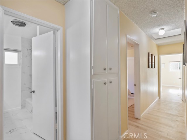 Detail Gallery Image 28 of 48 For 15354 Runnymede St, Van Nuys,  CA 91406 - 4 Beds | 2 Baths