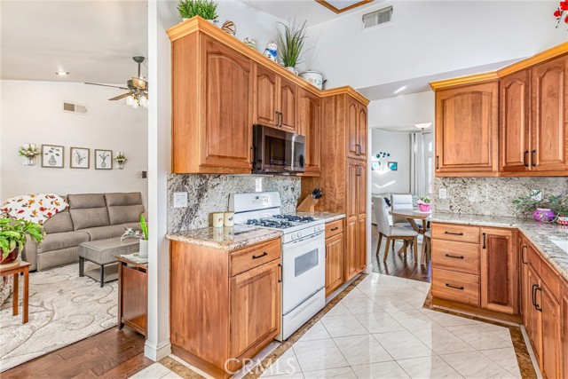 Detail Gallery Image 13 of 29 For 5262 Spring View, Banning,  CA 92220 - 4 Beds | 2 Baths