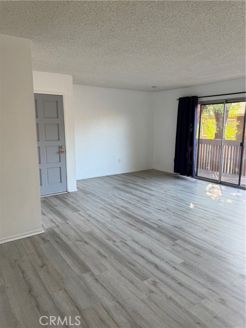 Detail Gallery Image 3 of 12 For 1056 Cabrillo Park Dr #G,  Santa Ana,  CA 92701 - 2 Beds | 1 Baths