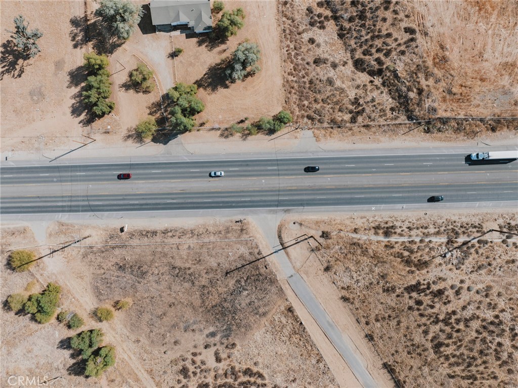 https://media.crmls.org/medias/fe17613a-98db-4c63-8fb1-3b517b14f533.jpg?preset=X-Large