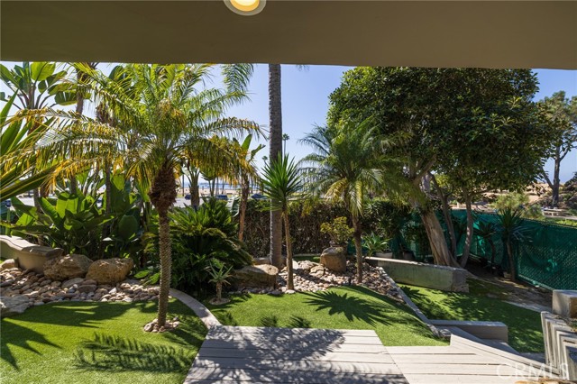 Detail Gallery Image 38 of 39 For 2901 Ocean Bld, Corona Del Mar,  CA 92625 - 4 Beds | 4/3 Baths