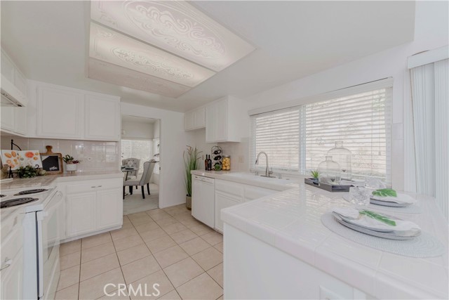 2501 Tiffany Place, Fullerton CA: https://media.crmls.org/medias/fe1813a7-3b44-4a87-b27a-17337819496c.jpg