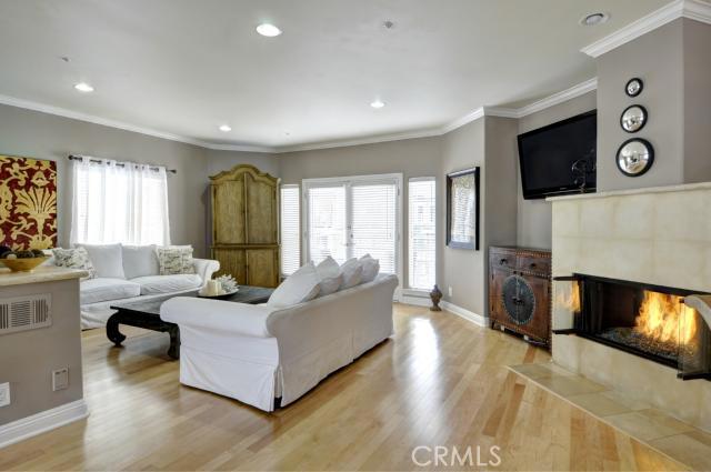 313 2nd Street, Hermosa Beach, California 90254, 3 Bedrooms Bedrooms, ,3 BathroomsBathrooms,Residential,Sold,2nd,SB12141698