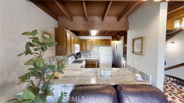 Detail Gallery Image 9 of 22 For 11303 Pinecrest Rd #3,  Twin Peaks,  CA 92391 - 2 Beds | 2 Baths