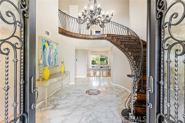 5005 Delita Place, Woodland Hills CA: https://media.crmls.org/medias/fe19dc30-96da-4ce7-a044-a6855d8a36bb.jpg