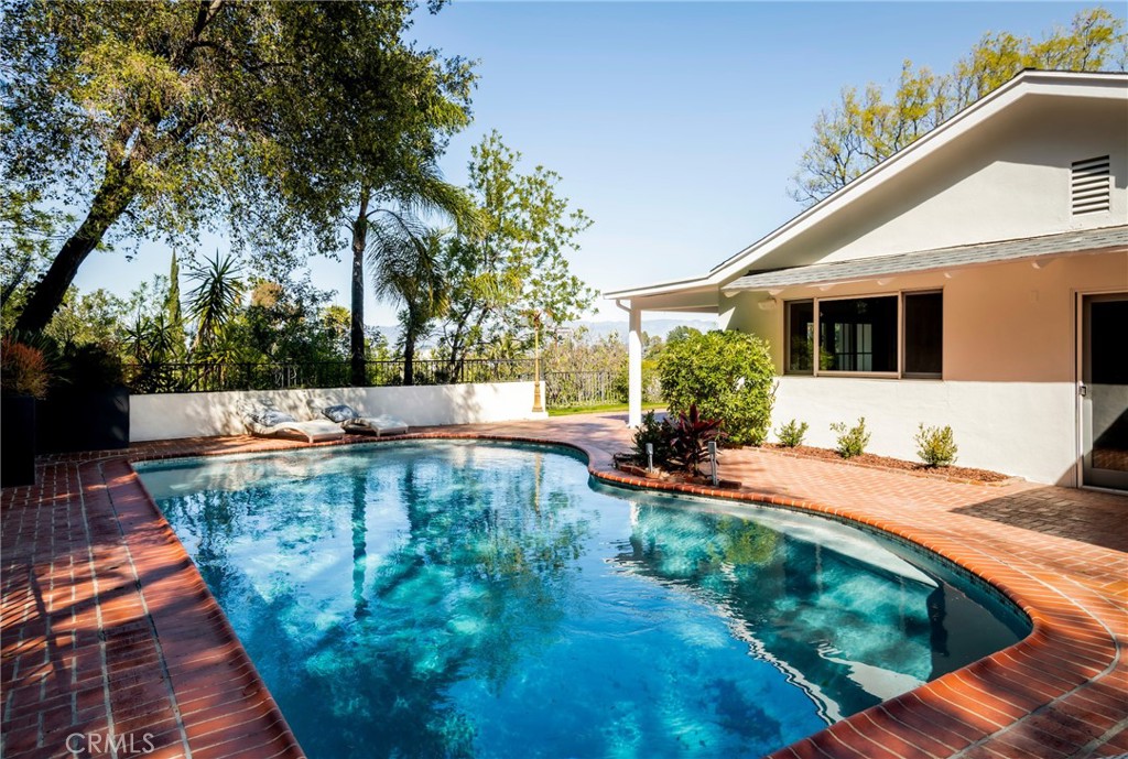 3723 Scadlock LaneSherman Oaks img 2
