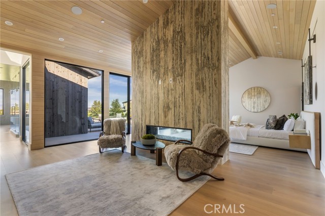 24255 Bridle Trail Road, Hidden Hills CA: https://media.crmls.org/medias/fe1ab638-7a3a-4098-9b8a-c9f89bc9a799.jpg