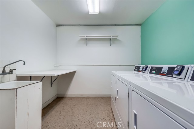 5585 E Pacific Coast, Long Beach CA: https://media.crmls.org/medias/fe1b2b0e-9a30-4d8c-ba2d-370152134d80.jpg