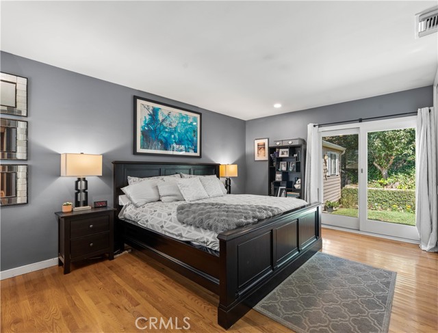 Detail Gallery Image 14 of 33 For 3629 Loadstone Dr, Sherman Oaks,  CA 91403 - 3 Beds | 2 Baths