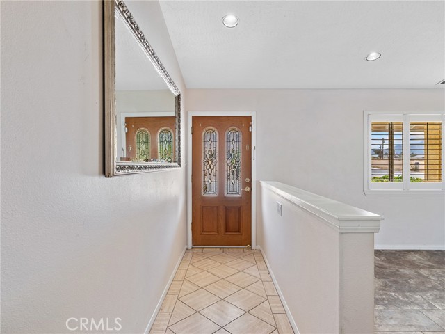 Detail Gallery Image 2 of 57 For 16992 Joshua, Apple Valley,  CA 92307 - 5 Beds | 4 Baths