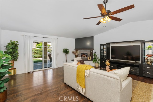 53070 Avenida Vallejo, La Quinta CA: https://media.crmls.org/medias/fe1cd427-3043-4ffd-beea-226496d4a525.jpg
