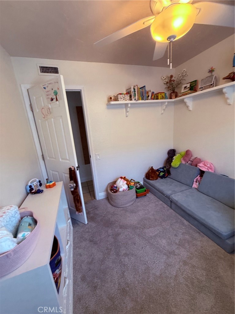 https://media.crmls.org/medias/fe1d4dcb-ead2-496f-b4f9-07eb496308d0.jpg?preset=X-Large