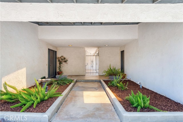 Detail Gallery Image 3 of 40 For 1517 Pamela Crest, Redlands,  CA 92373 - 4 Beds | 3 Baths