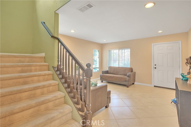 Image 3 of 62 For 40688 La Salle