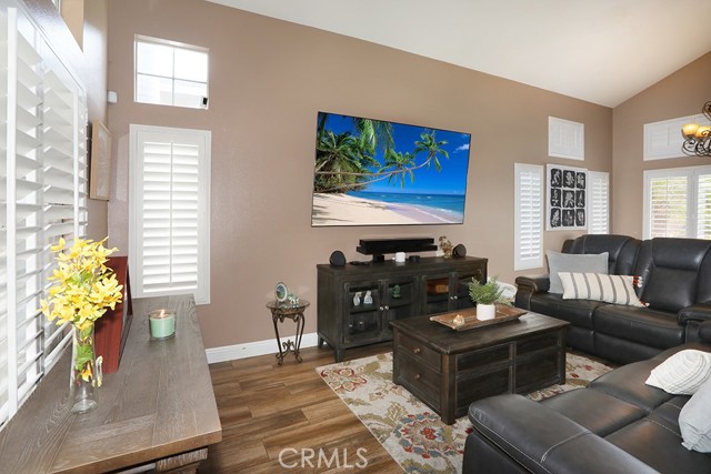 Detail Gallery Image 6 of 38 For 2170 Carefree Way, Corona,  CA 92878 - 3 Beds | 2/1 Baths