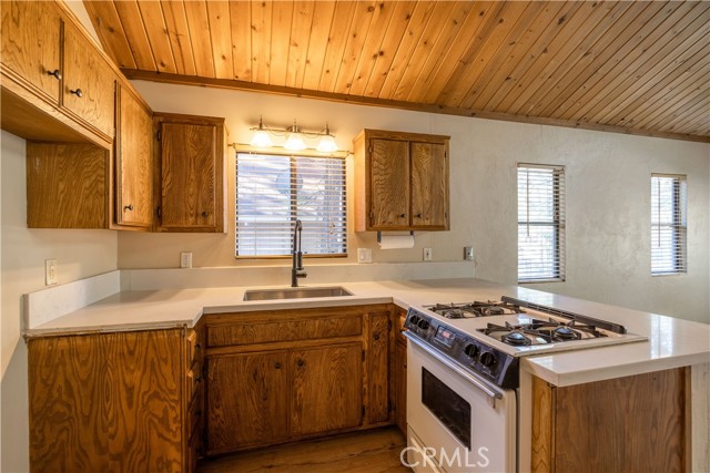 Detail Gallery Image 9 of 28 For 110 Pine View Dr, Big Bear City,  CA 92314 - 2 Beds | 1 Baths