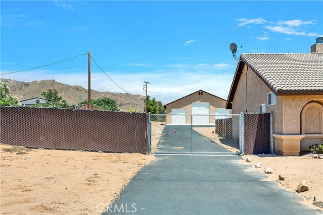 16557 Candlewood Rd, Apple Valley, CA 92307