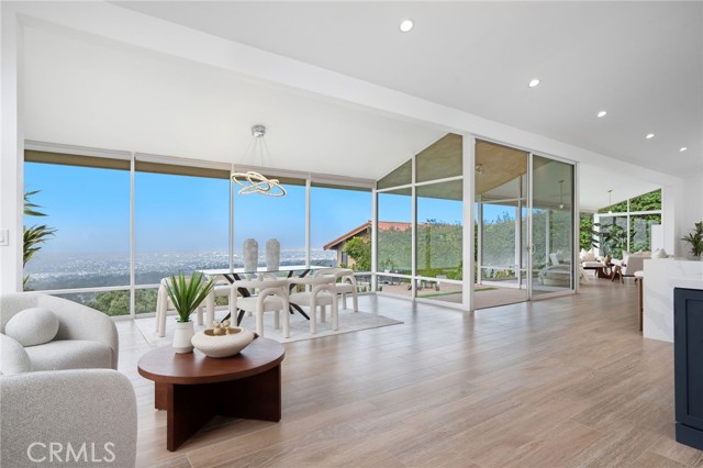 952 Via Del Monte, Palos Verdes Estates CA: https://media.crmls.org/medias/fe2182ad-b7cd-4dd8-989c-159820bb6eaf.jpg