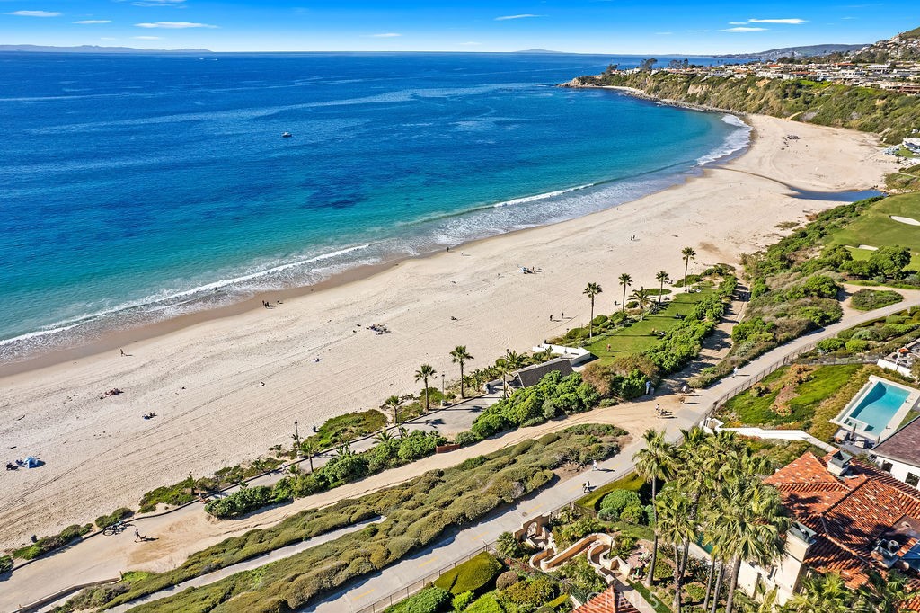 https://media.crmls.org/medias/fe21cf6e-d546-4e43-96ff-8be94dcb7781.jpg?preset=X-Large