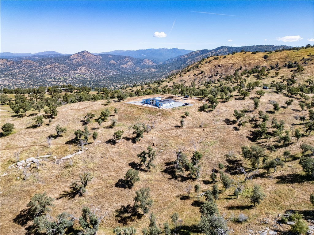 https://media.crmls.org/medias/fe21e22a-06c1-4c44-8883-bdf9778a341d.jpg?preset=X-Large
