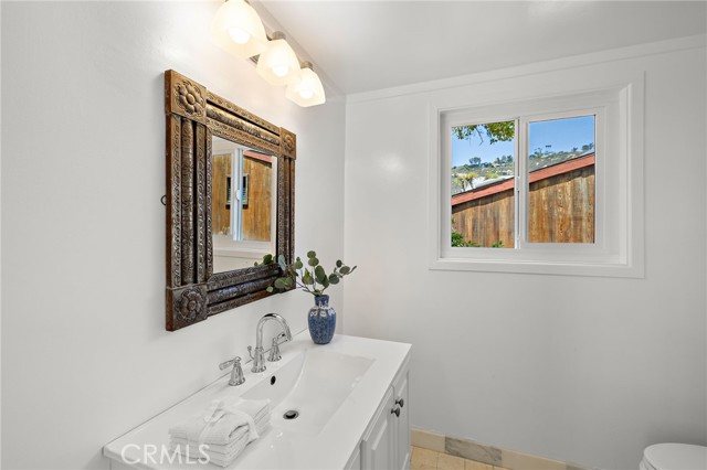 Detail Gallery Image 17 of 31 For 1212 Morningside Dr, Laguna Beach,  CA 92651 - 3 Beds | 3 Baths