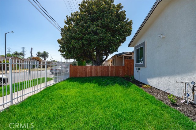 941 E 97th Street, Los Angeles CA: https://media.crmls.org/medias/fe23c601-3c00-40bc-81e3-6d75a7b6d603.jpg