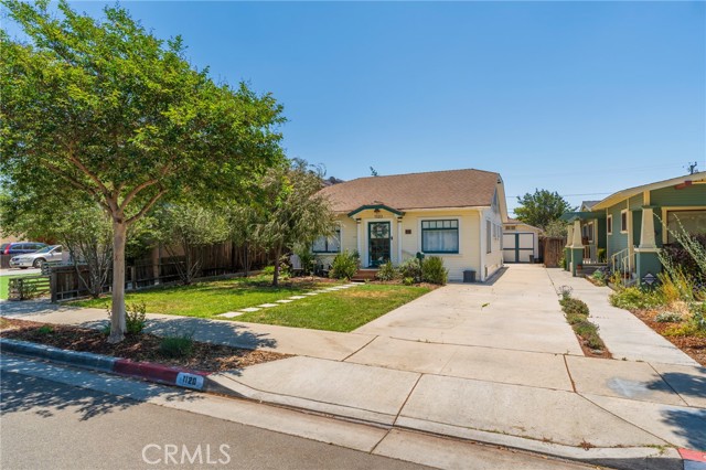 1120 W Chestnut Street, Anaheim CA: https://media.crmls.org/medias/fe240583-1028-4239-a2d2-fa9979171561.jpg