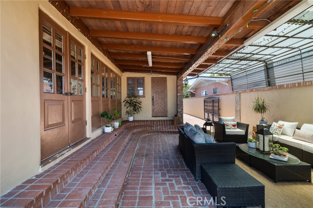1729 W 51st Place, Los Angeles CA: https://media.crmls.org/medias/fe246192-e2a1-49ac-a521-8edb3c7365fd.jpg