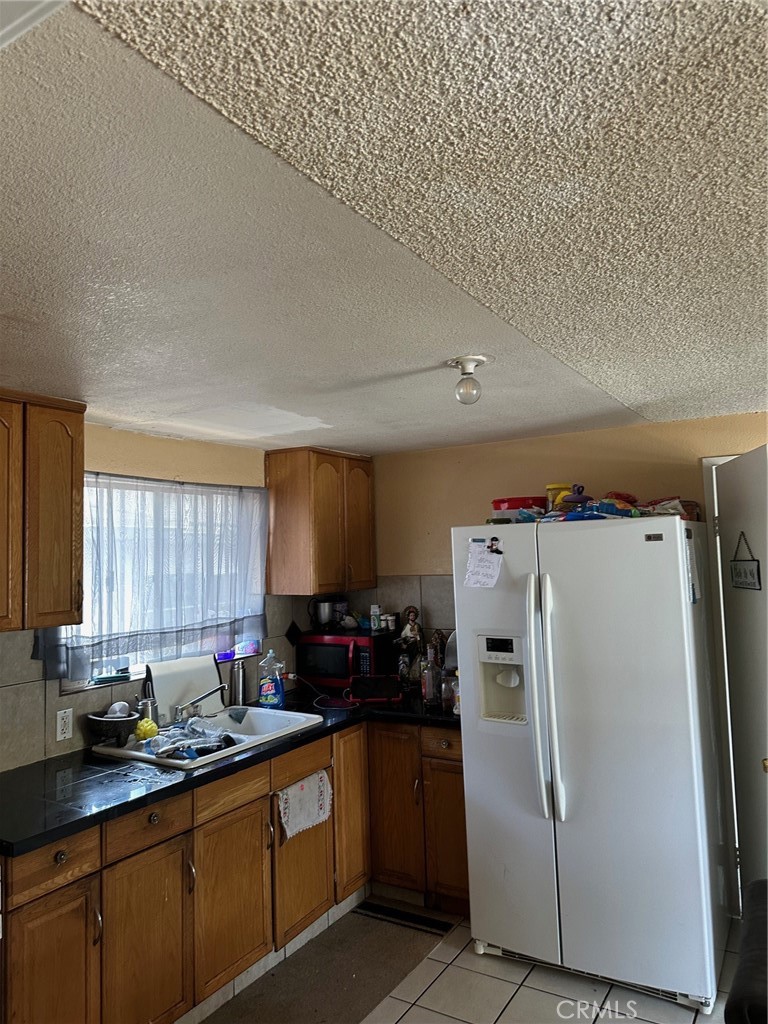 https://media.crmls.org/medias/fe24a6c5-8600-4de6-bbad-044a44457038.jpg?preset=X-Large