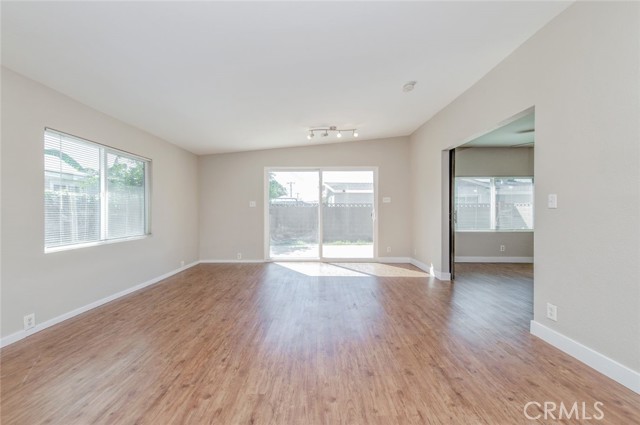 1334 Ardilla Avenue photo 10