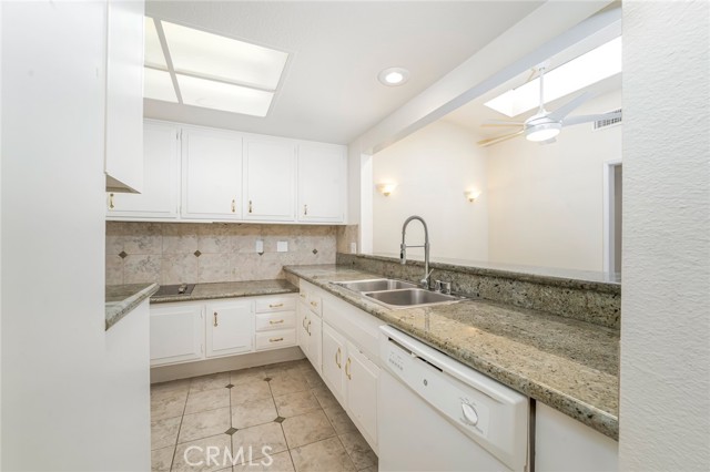 495 Calle Cadiz, Laguna Woods CA: https://media.crmls.org/medias/fe25d4f5-7c78-489c-8985-b423d87ec7a1.jpg
