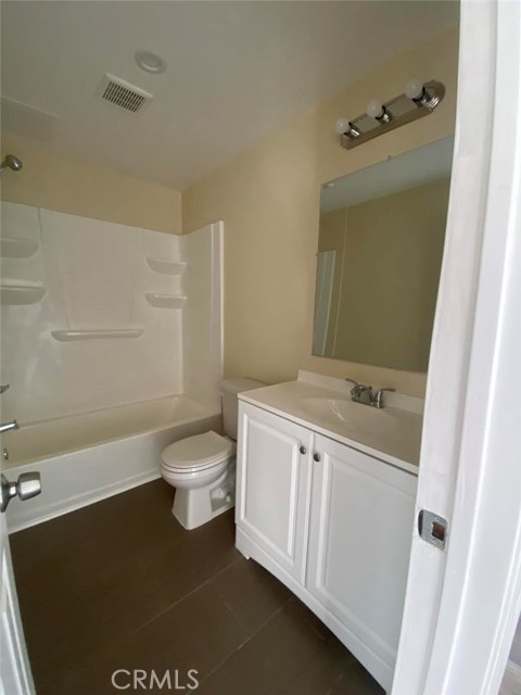 Detail Gallery Image 8 of 10 For 14805 Chase St #104,  Panorama City,  CA 91402 - 2 Beds | 1 Baths