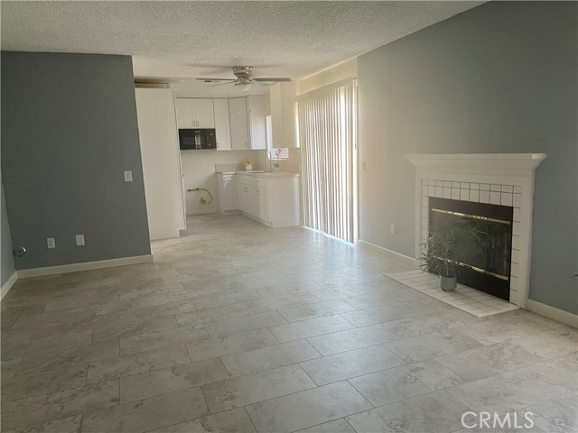 Detail Gallery Image 2 of 28 For 10850 Almond St, Adelanto,  CA 92301 - 3 Beds | 2/1 Baths