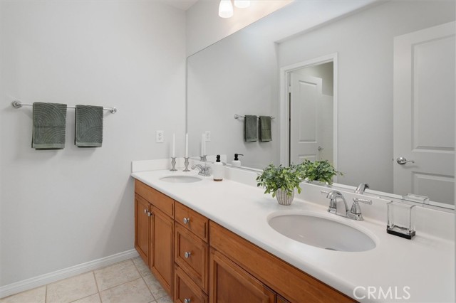 Detail Gallery Image 29 of 43 For 19345 Laroda Ln, Saugus,  CA 91350 - 3 Beds | 2/1 Baths
