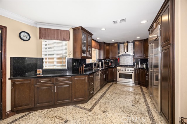 Detail Gallery Image 23 of 63 For 10610 Oak Tree Way, Sunland,  CA 91040 - 5 Beds | 4 Baths