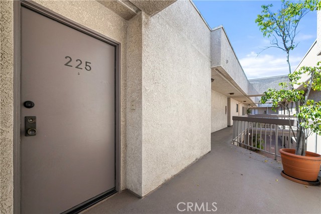 Detail Gallery Image 22 of 38 For 15215 Magnolia Bld, Sherman Oaks,  CA 91403 - 2 Beds | 2 Baths