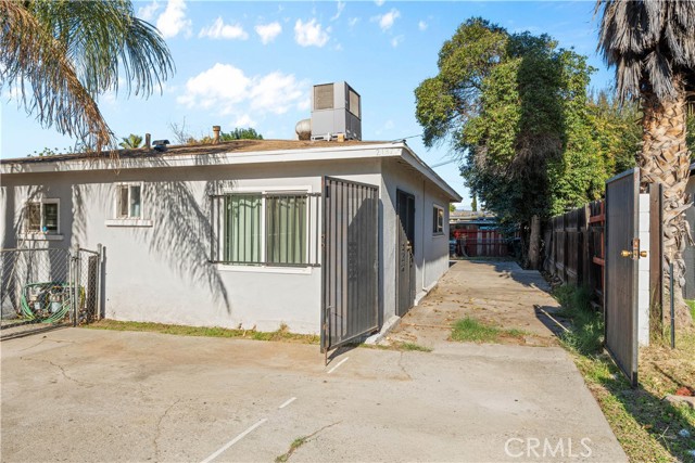 Detail Gallery Image 4 of 25 For 2135 Down, Riverside,  CA 92507 - 4 Beds | 2 Baths