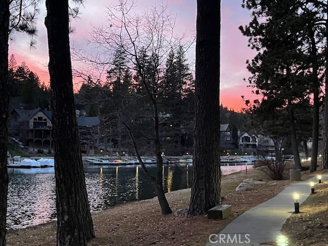 https://media.crmls.org/medias/fe29b1d5-df15-45d2-b7f5-97656ea01562.jpg?preset=X-Large