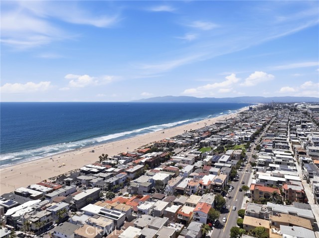 222 24th Street, Manhattan Beach, California 90266, 6 Bedrooms Bedrooms, 0 ,5 BathroomsBathrooms,Residential,For Sale,24th,0,SB26141926