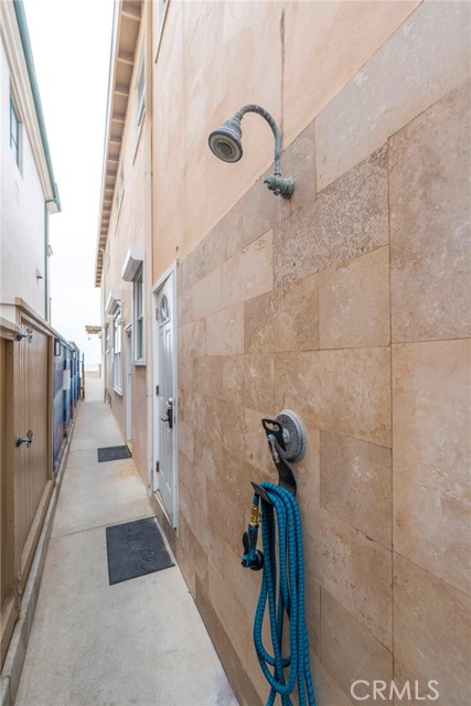 Detail Gallery Image 11 of 11 For 1728 the Strand #4,  Hermosa Beach,  CA 90254 - 1 Beds | 1 Baths